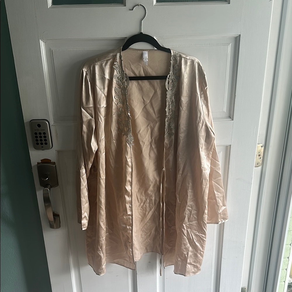 Flora Nikrooz Cream Robe